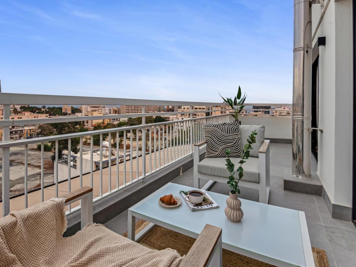 Sanders Coral Court Penthouse - Cute 3-Bedroom Apartment With Balcony リマソール エクステリア 写真